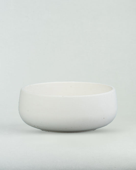 Grand Concrete Bowl: Spacious and Stylish Pottery