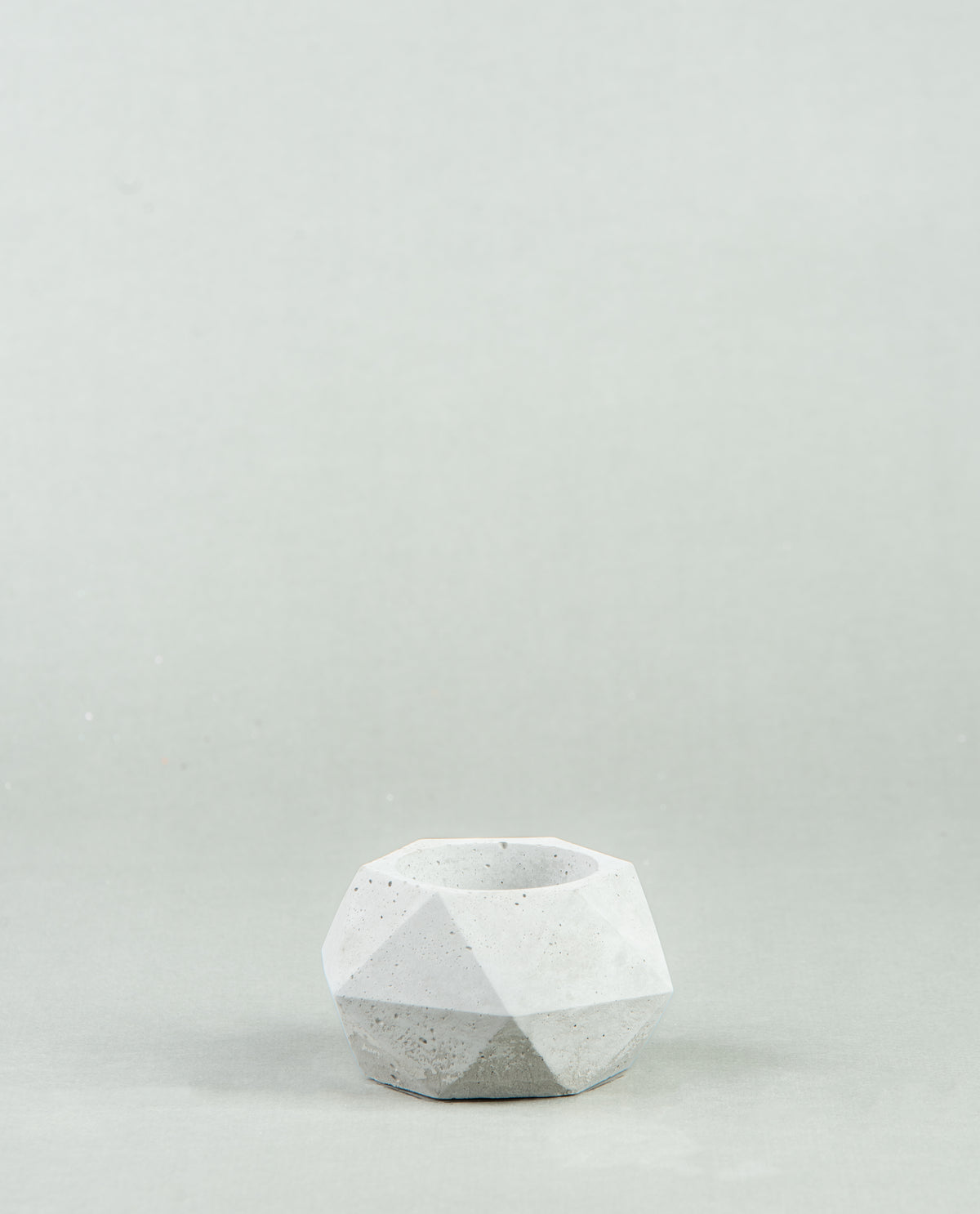 Hexagonal Haven: Small Concrete Holders for Candles or Cacti in Six Colors