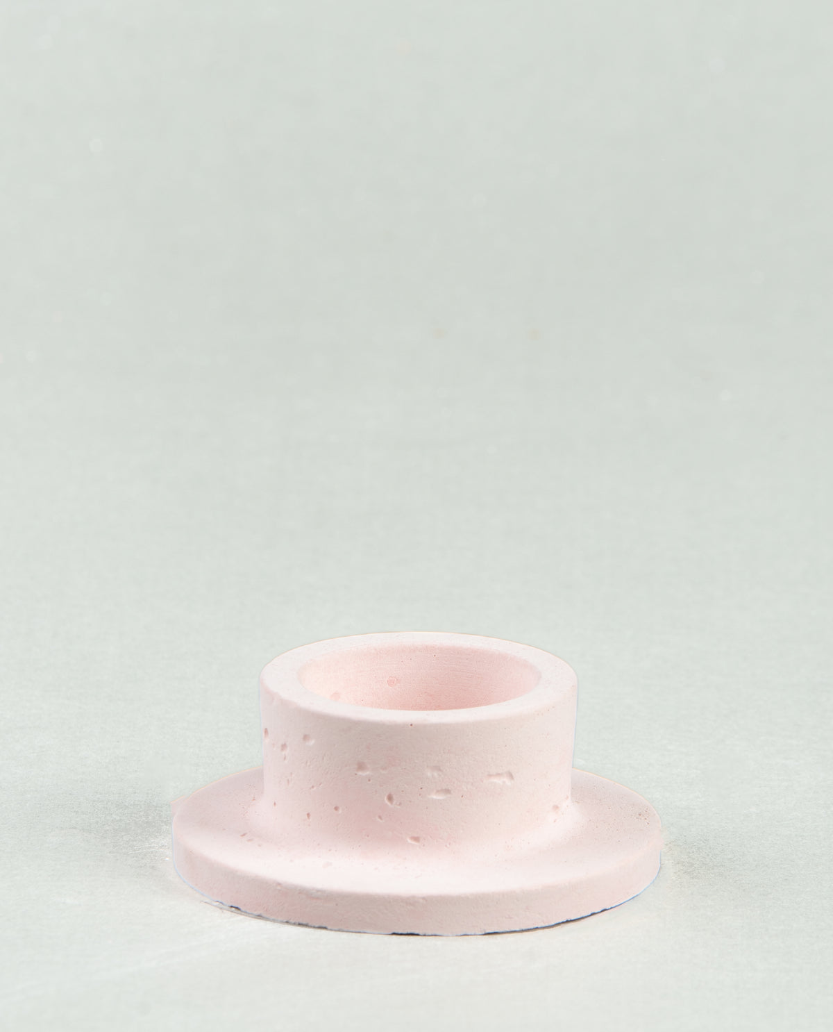Floating Illusion: Flooty Candle Holders in Five Colors